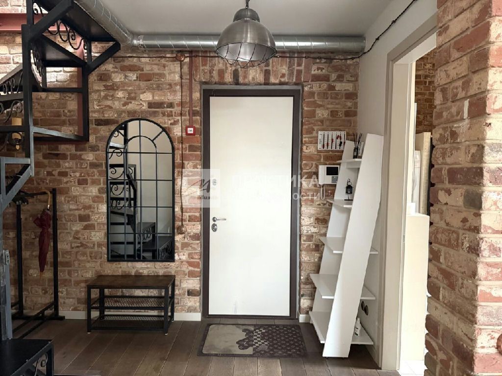 m. Verkhnie Kotly: Apartment, 3-rooms