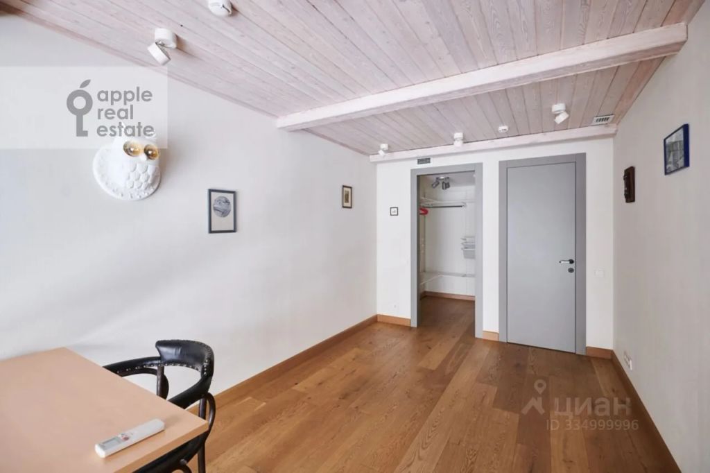 m. Avtozavodskaya: Apartment, 4-rooms