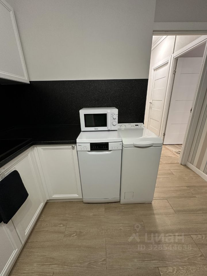 m. Strogino: Apartment, 2-rooms