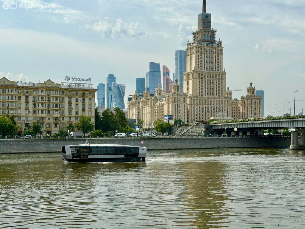 m. Smolenskaya: Apartment, 3-rooms