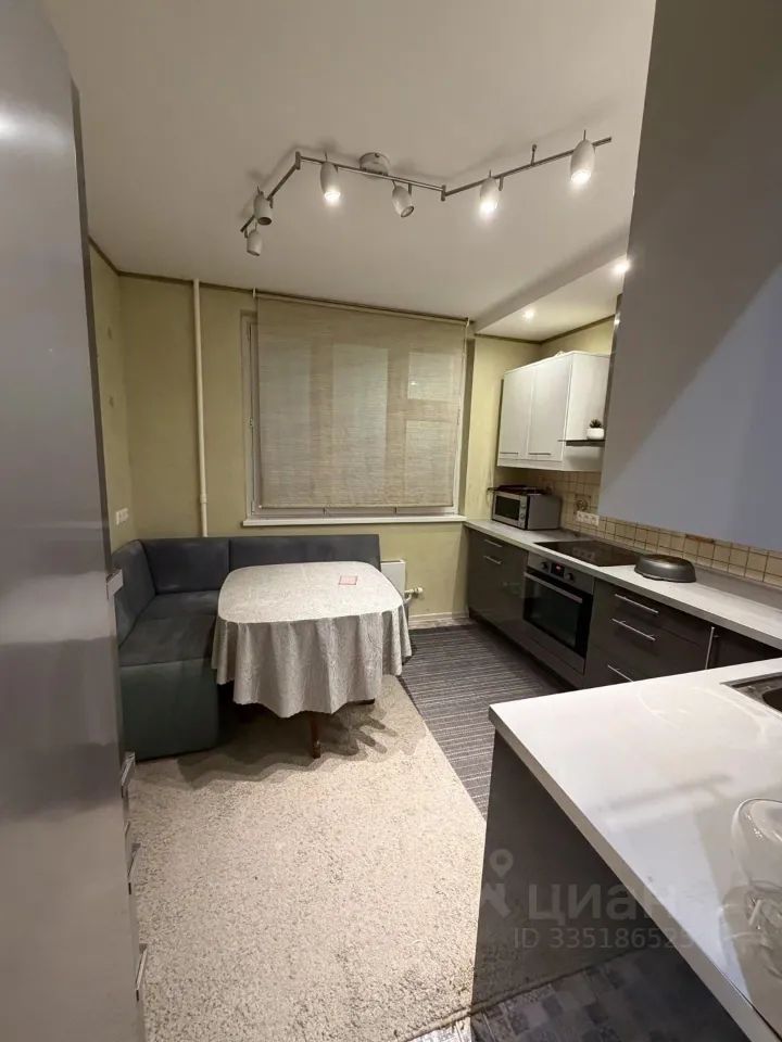 m. Levoberezhnaya: Apartment, 3-rooms