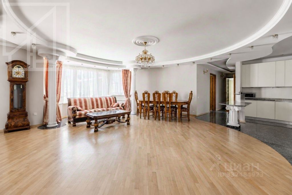 m. Barrikadnaya: Apartment, 3-rooms