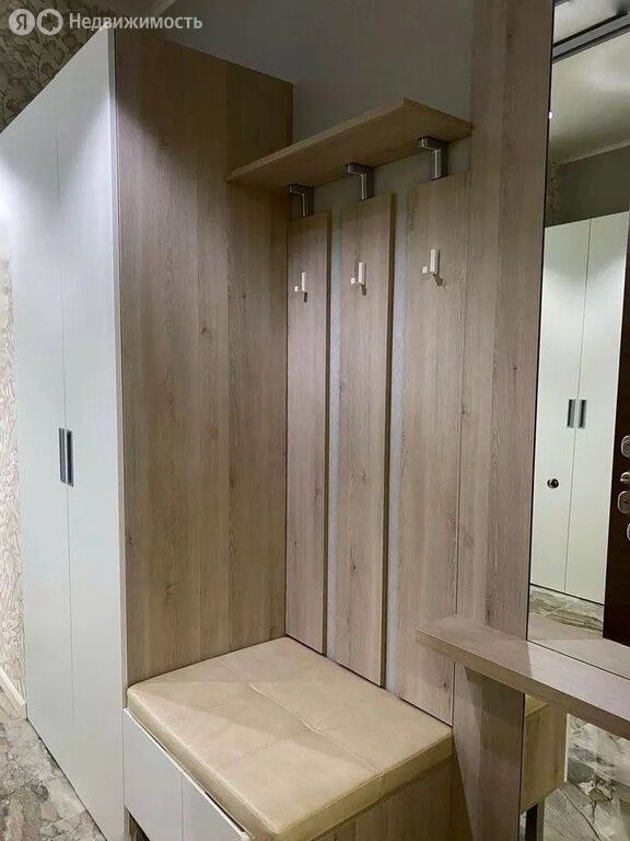 m. ZIL: Apartment, 2-rooms