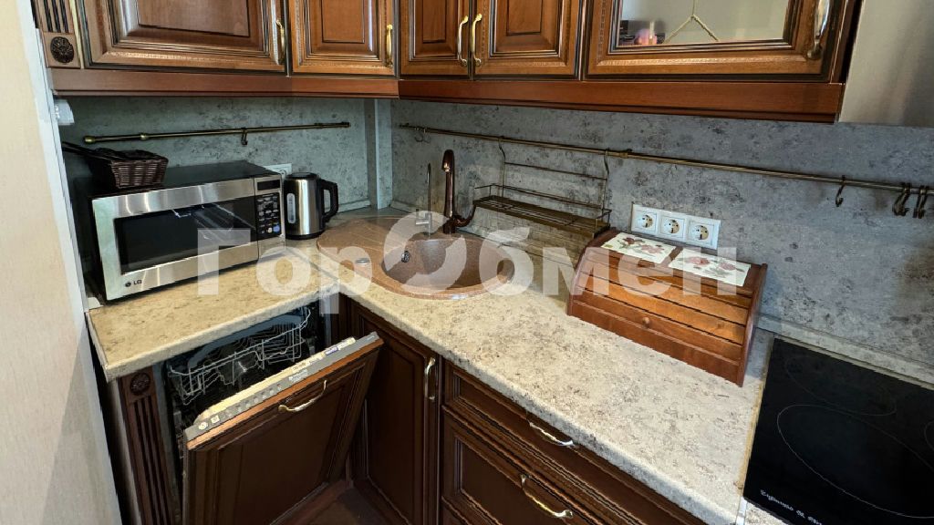 m. Serp i Molot: Apartment, 2-rooms