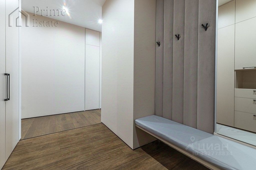 m. Lomonosovsky prospekt: Apartment, 4-rooms