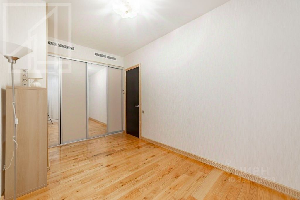 m. Aeroport: Apartment, 5-rooms