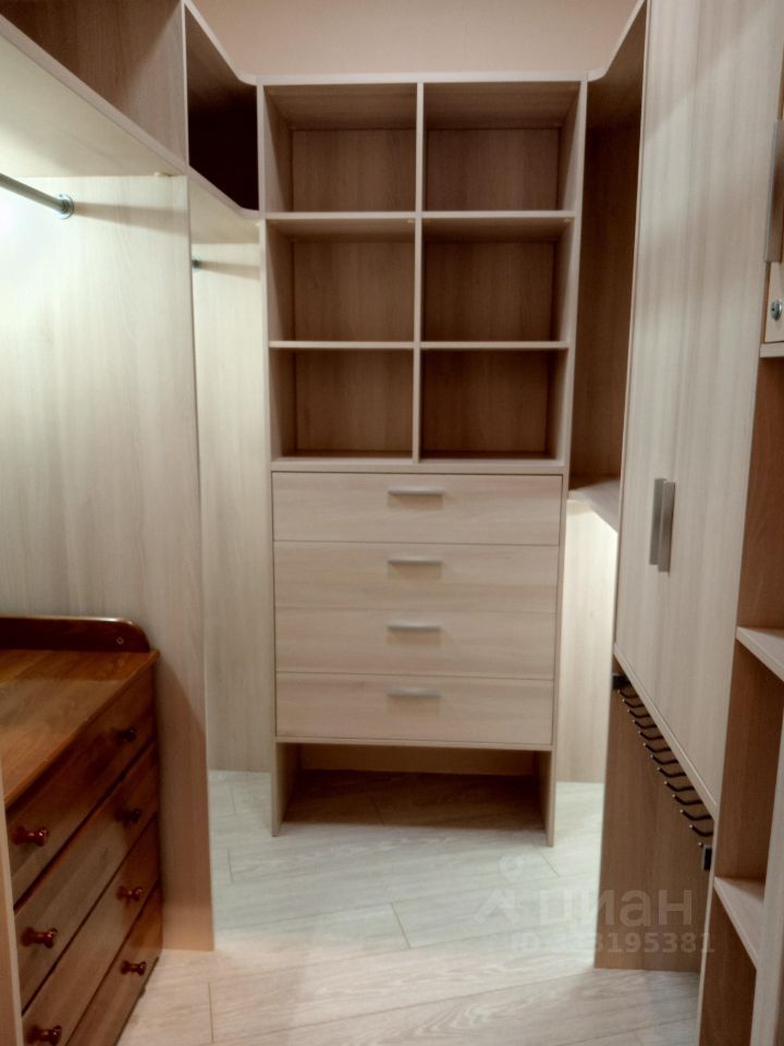 m. Saltykovskaya: Apartment, 3-rooms