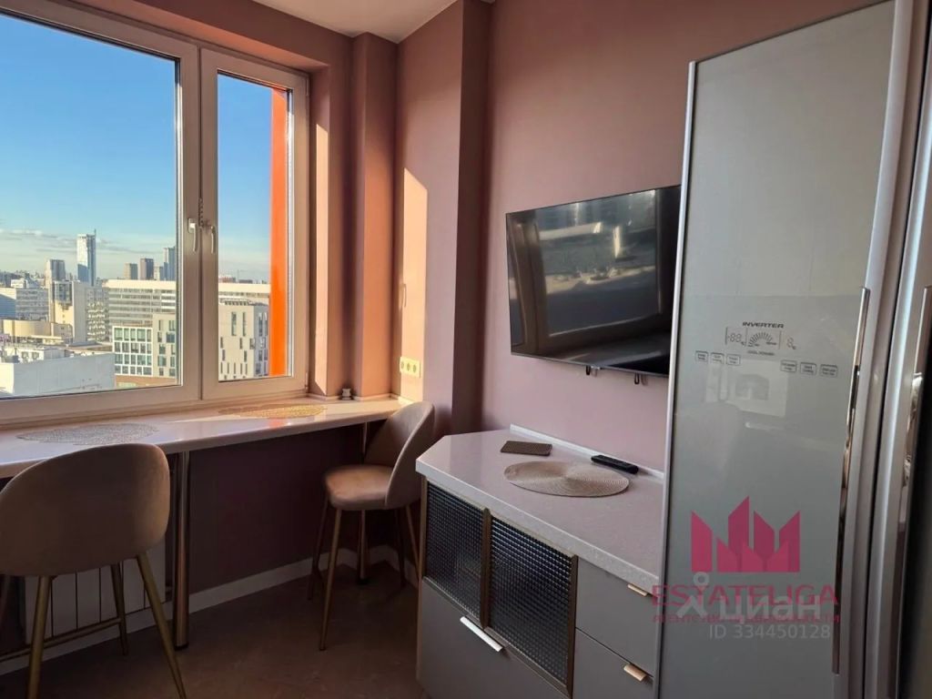 m. ZIL: Apartment, 2-rooms