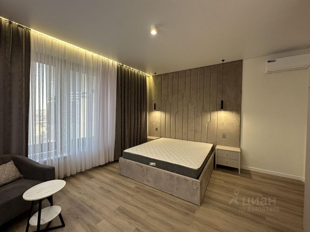 m. Aminyevskaya: Apartment, 3-rooms
