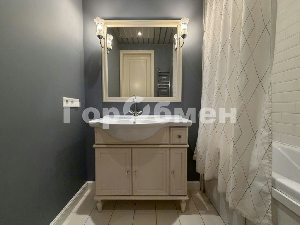 m. Annino: Apartment, 3-rooms