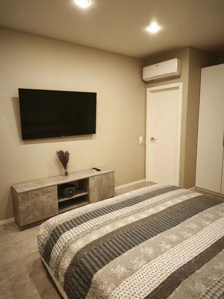 m. ZIL: Apartment, 1-rooms