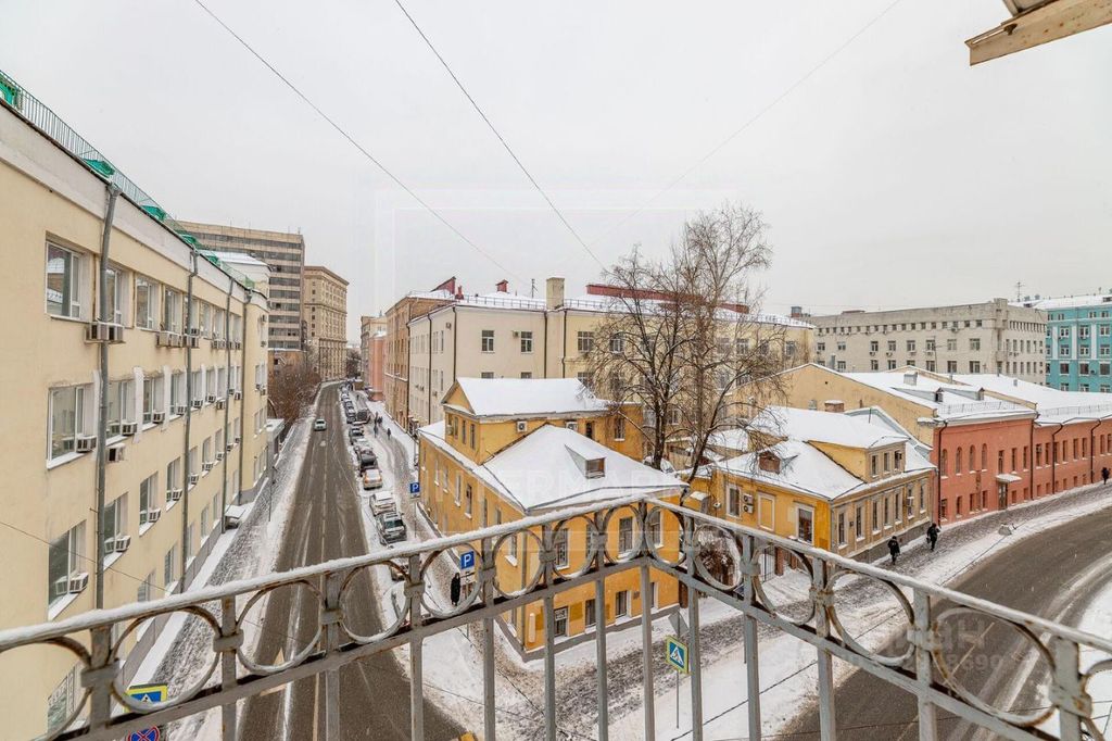 m. Polyanka: Apartment, 3-rooms