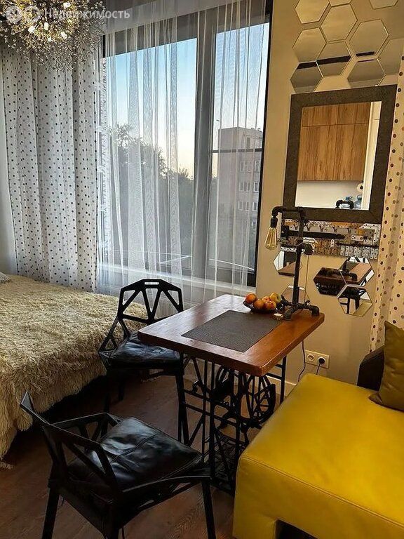 m. Verkhnie Kotly: Apartment, studio