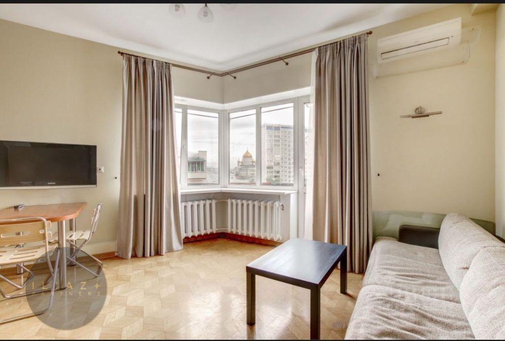m. Kropotkinskaya: Apartment, 2-rooms
