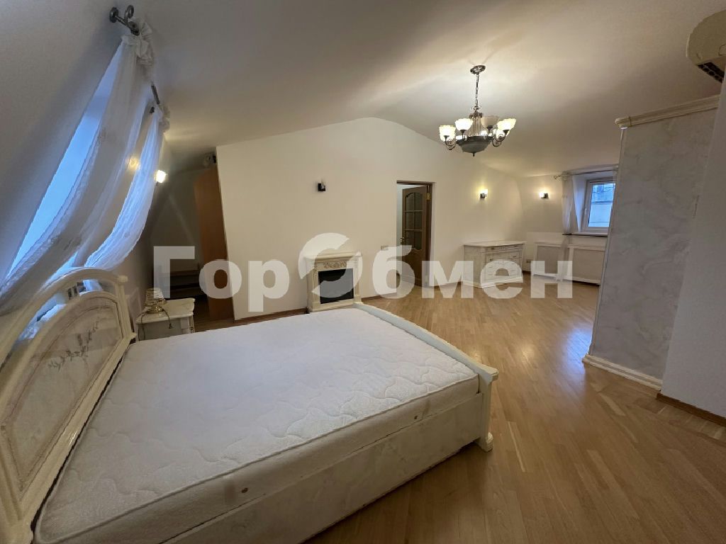 m. Barrikadnaya: Apartment, 3-rooms