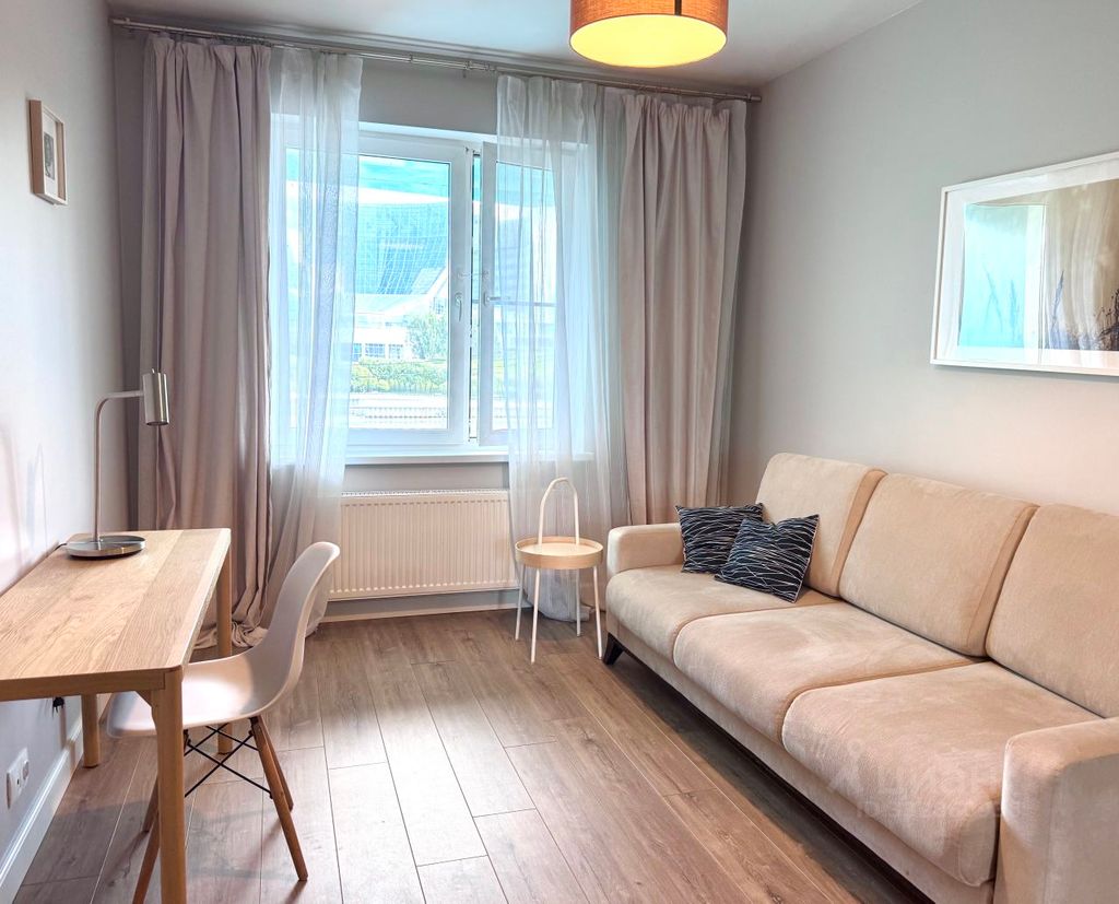 m. Myakinino: Apartment, 3-rooms