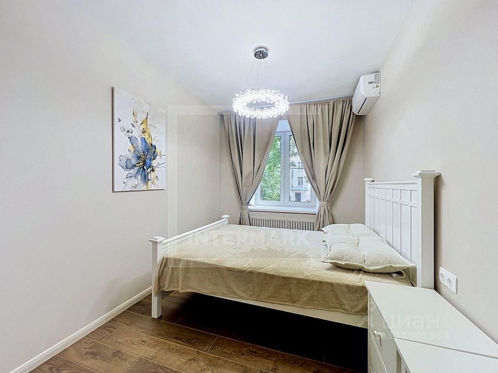 m. Barrikadnaya: Apartment, 2-rooms