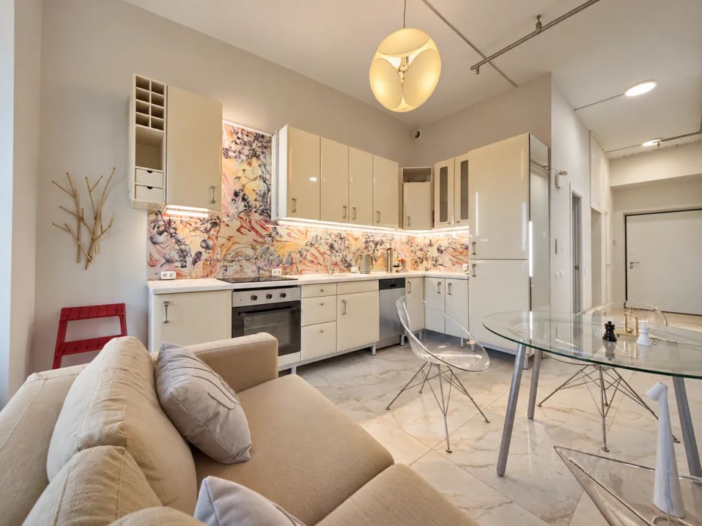 m. ZIL: Apartment, 2-rooms