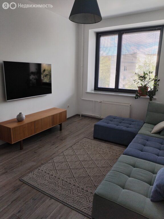 m. Dubrovka: Apartment, 2-rooms