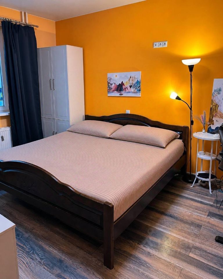m. Lukhmanovskaya: Apartment, 1-rooms