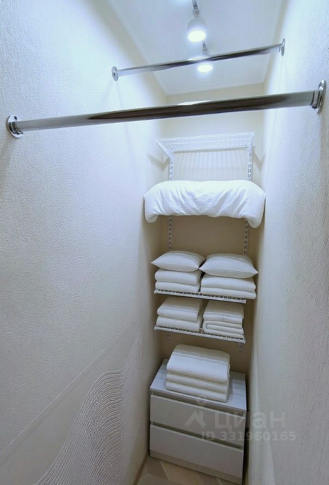 m. Generala Tyuleneva: Apartment, 2-rooms