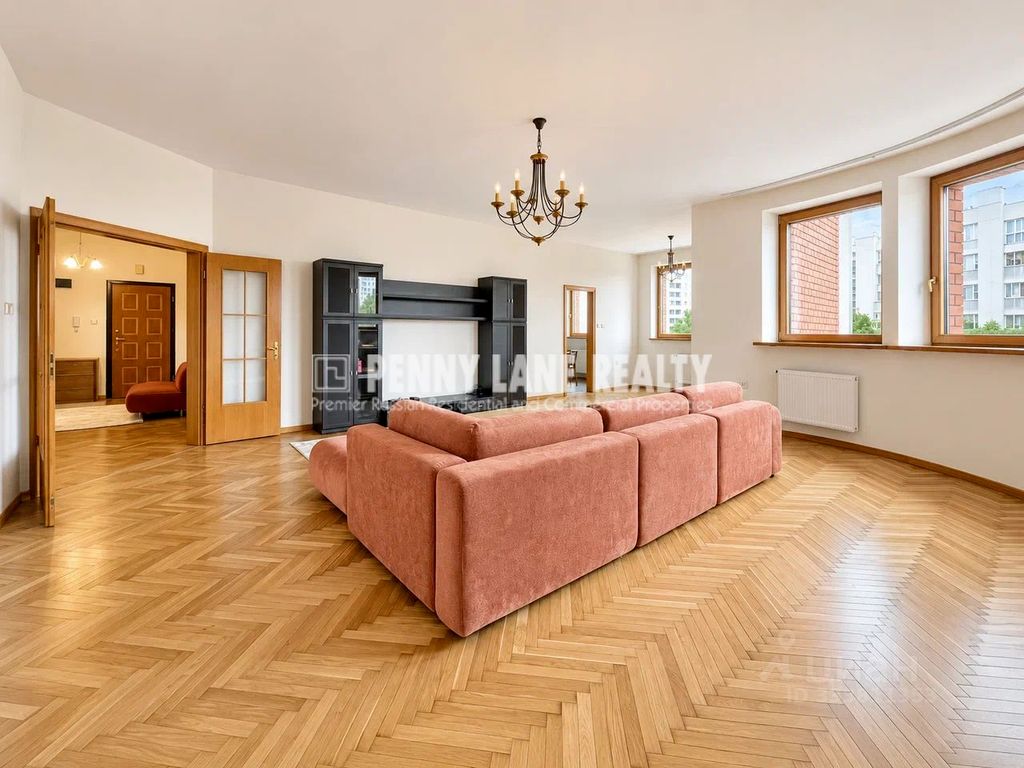 m. Universitet druzhby narodov: Apartment, 3-rooms
