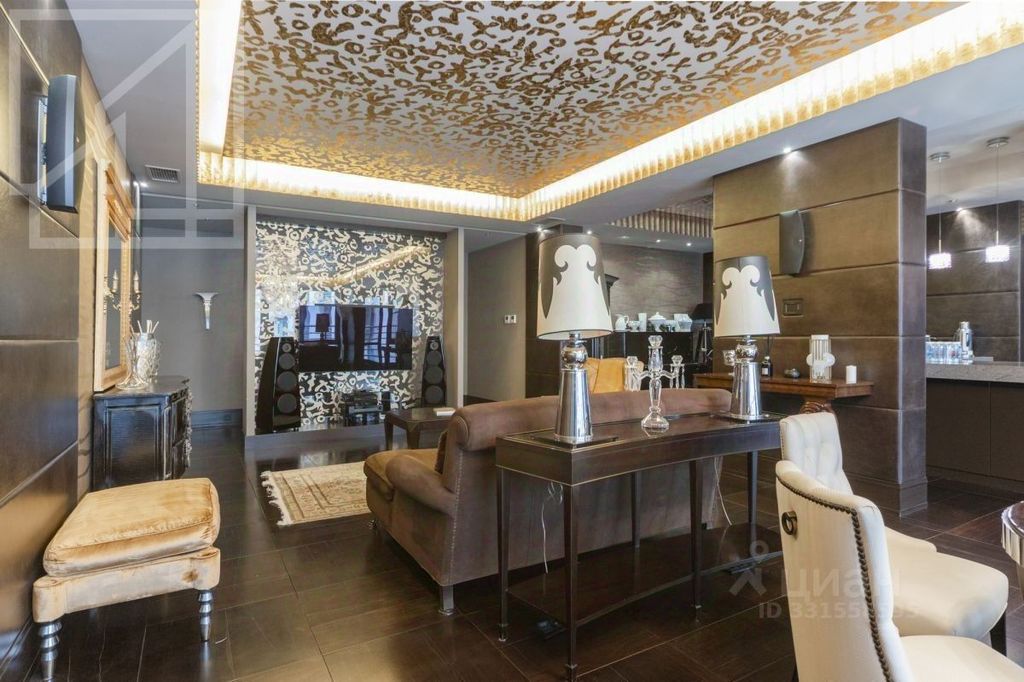 m. Kropotkinskaya: Apartment, 4-rooms