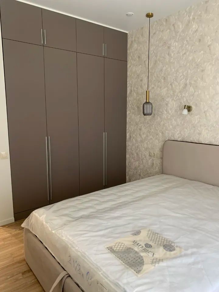 m. ZIL: Apartment, 2-rooms