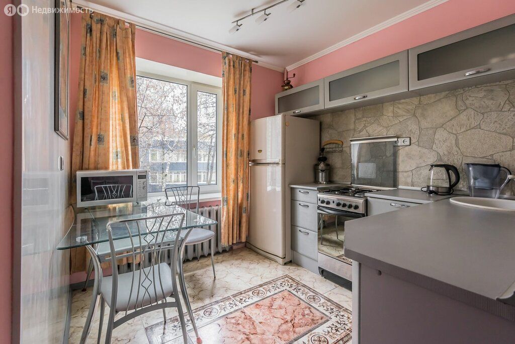 m. Tverskaya: Apartment, 2-rooms