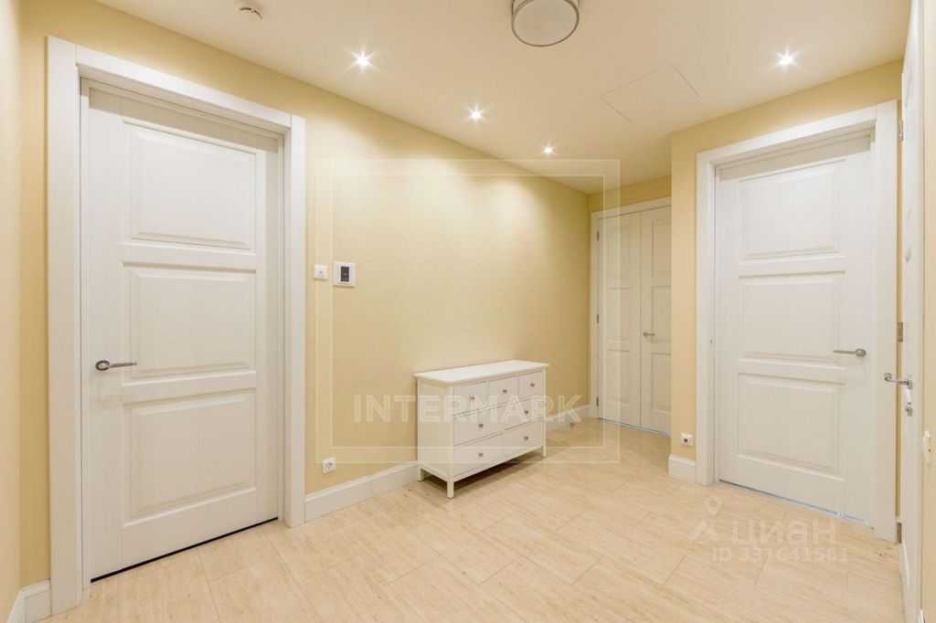 m. Shabolovskaya: Apartment, 3-rooms
