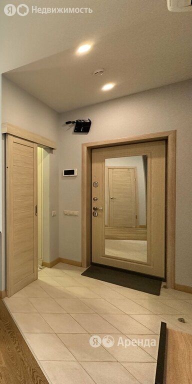 m. ZIL: Apartment, 1-rooms