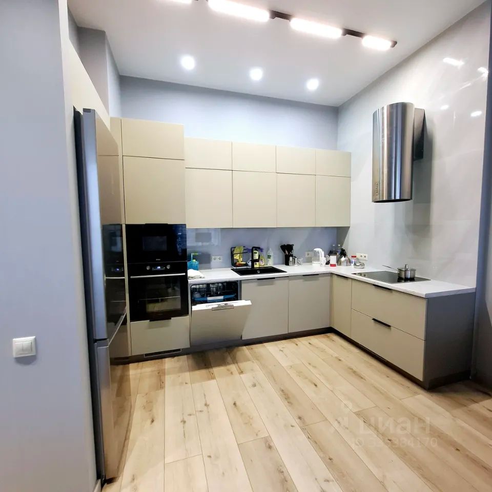 m. Molodezhnaya: Apartment, 2-rooms