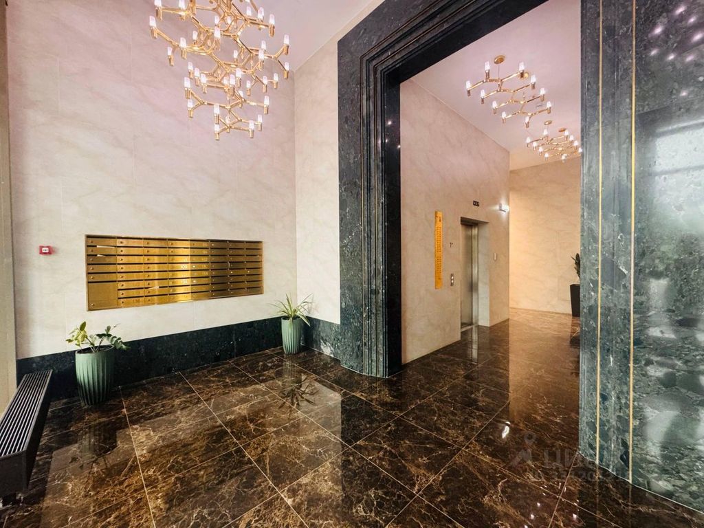m. ZIL: Apartment, 2-rooms