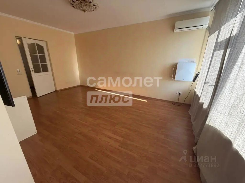 m. Pavshino: Apartment, 2-rooms