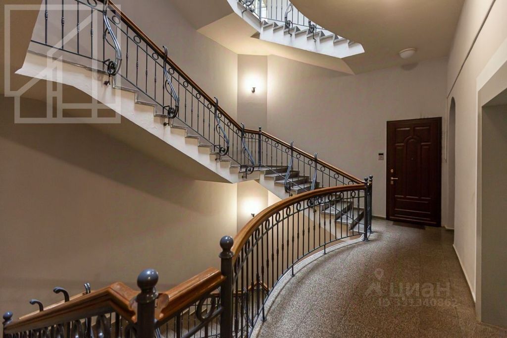 m. Mayakovskaya: Apartment, 3-rooms