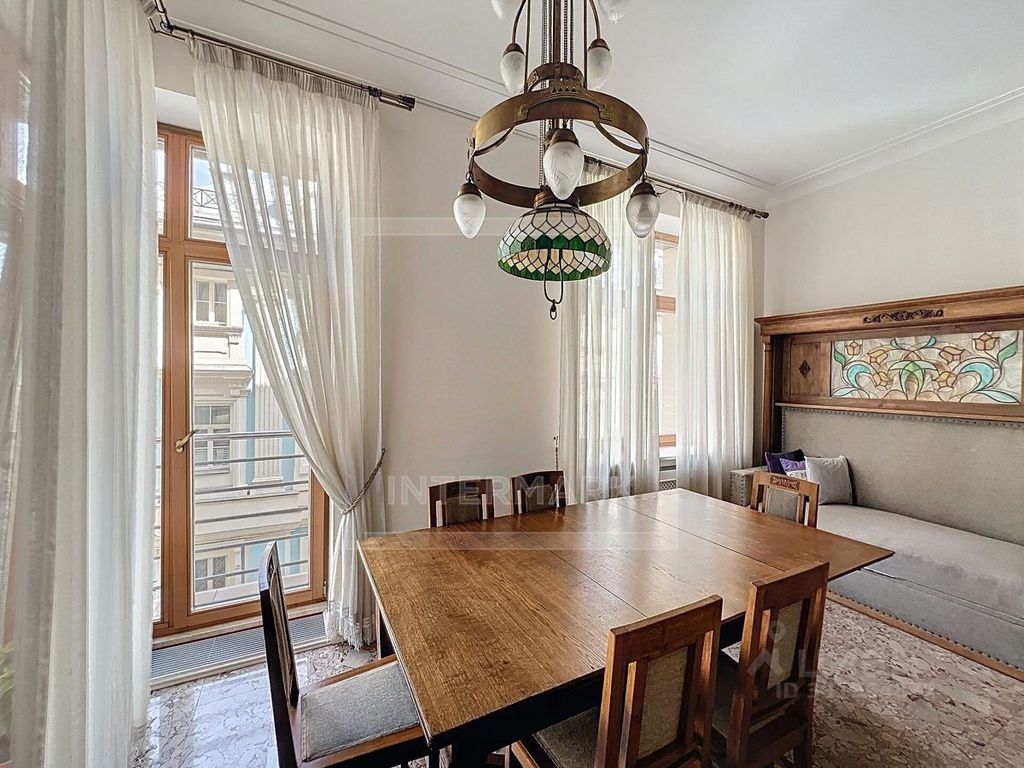 m. Kropotkinskaya: Apartment, 4-rooms