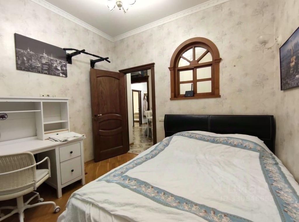 m. Baumanskaya: Apartment, 2-rooms