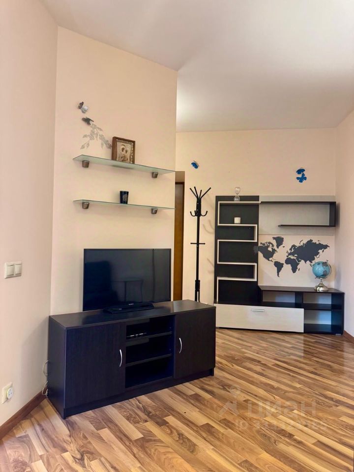 m. Barrikadnaya: Apartment, 2-rooms