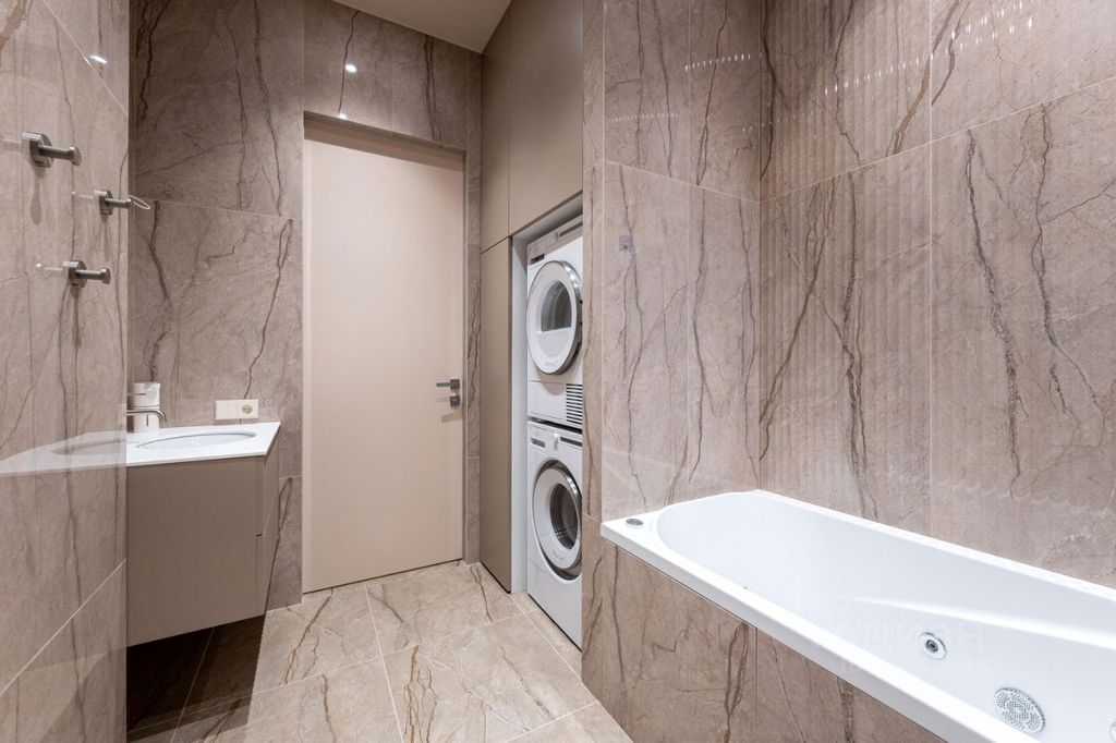 m. Serp i Molot: Apartment, 2-rooms