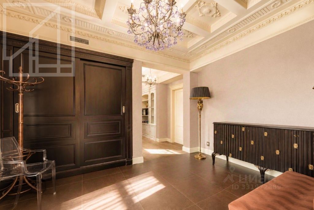 m. Kropotkinskaya: Apartment, 4-rooms