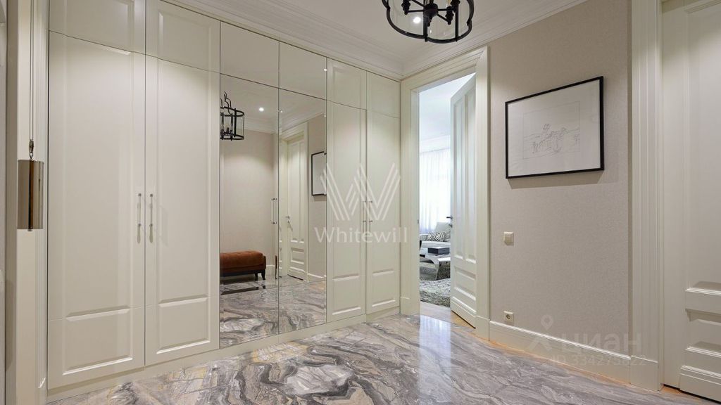 m. Barrikadnaya: Apartment, 4-rooms