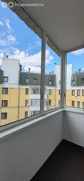 m. Dubrovka: Apartment, 2-rooms