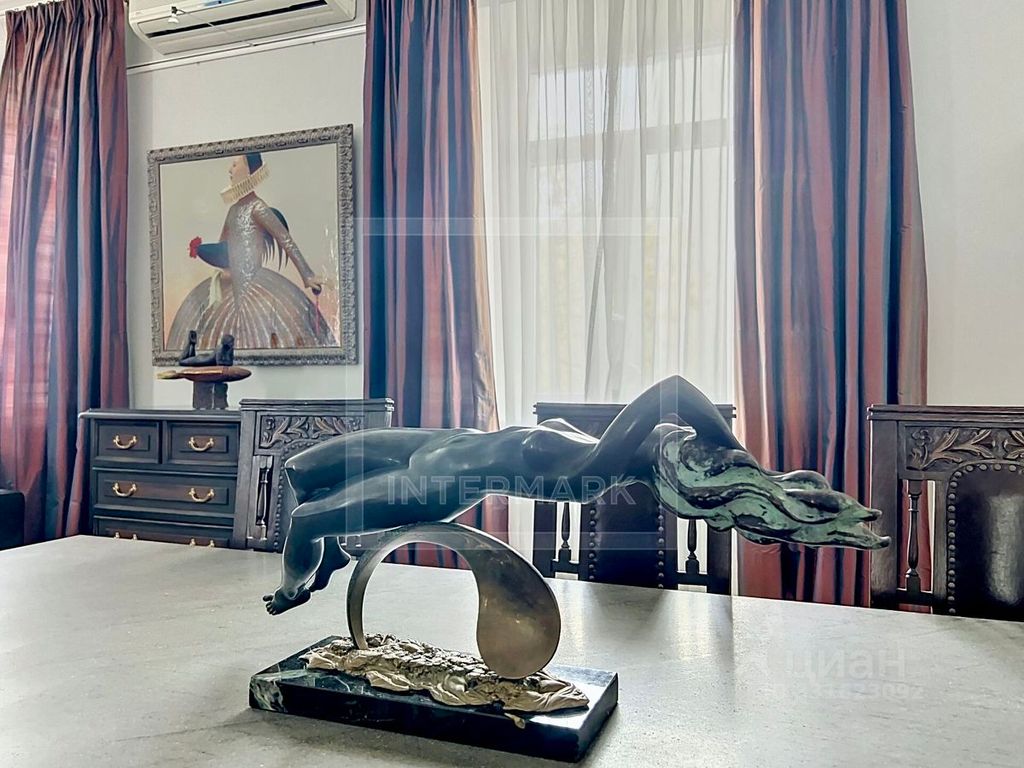 m. Okhotny ryad: Apartment, 5-rooms