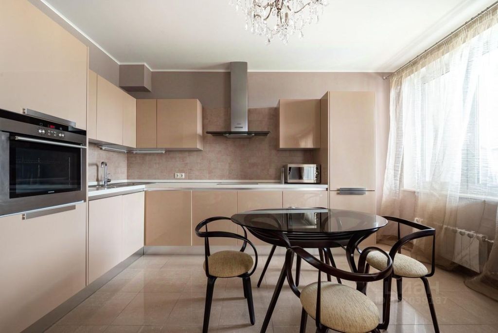 m. Smolenskaya: Apartment, 3-rooms