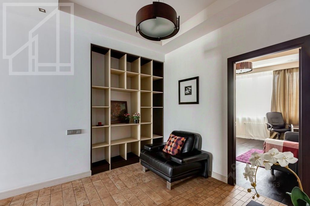 m. Oktyabrskaya: Apartment, 3-rooms