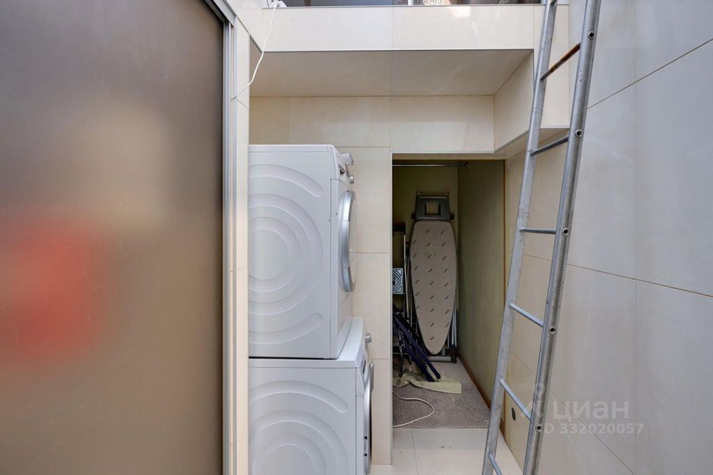 m. Barrikadnaya: Apartment, 3-rooms