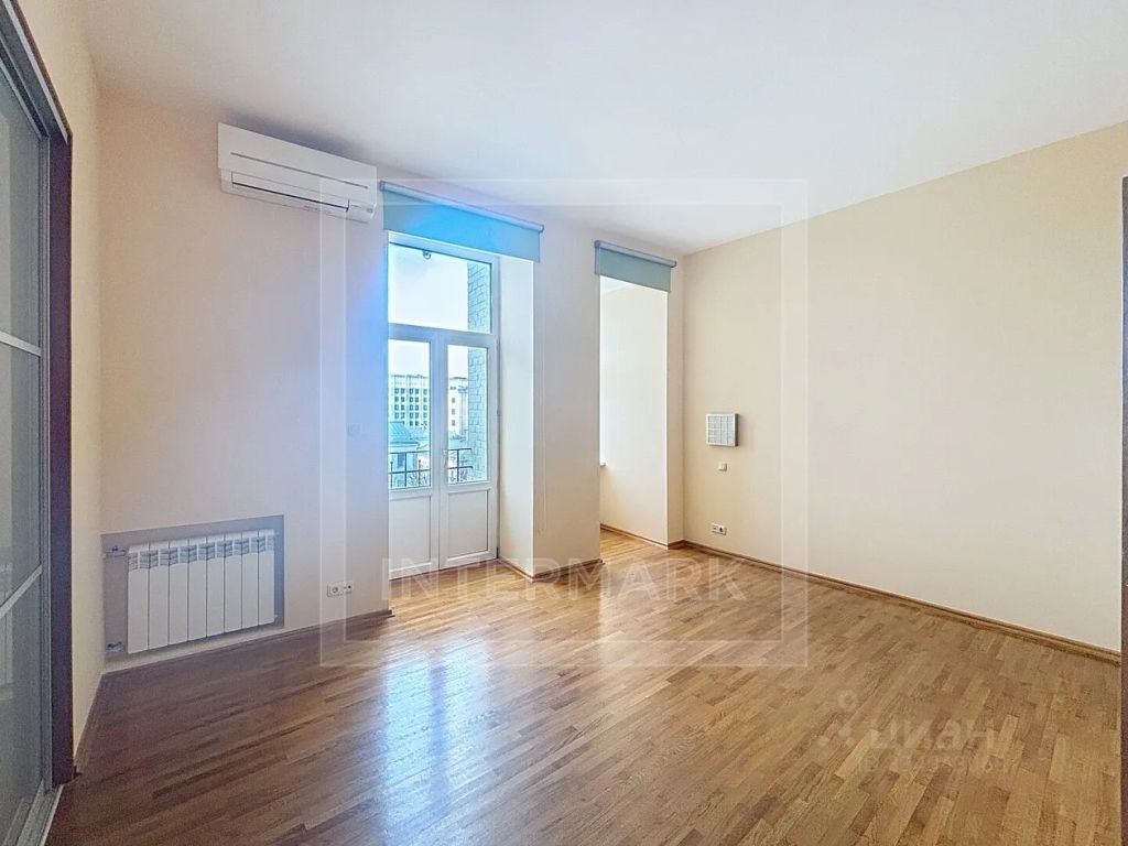 m. Borovitskaya: Apartment, 5-rooms