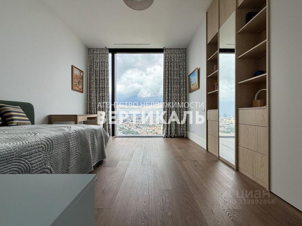 m. Delovoy tsentr (Vystavochnaya): Apartment, 5-rooms