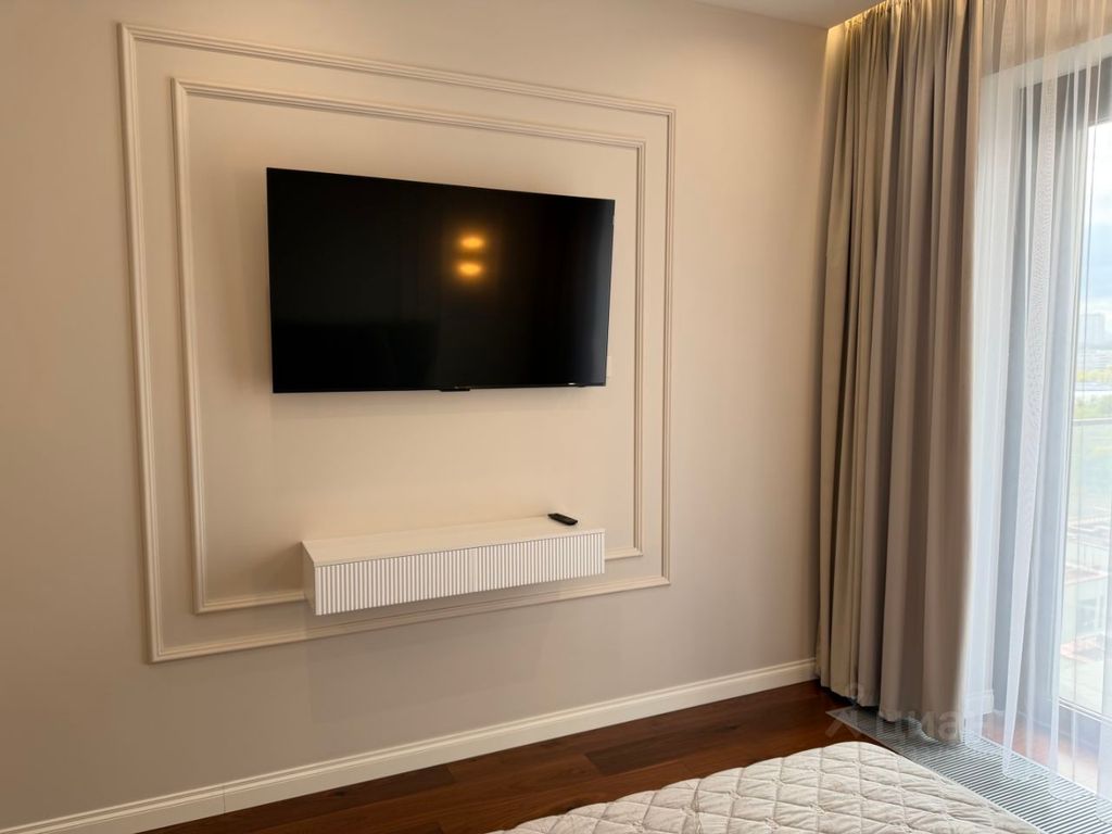 m. ZIL: Apartment, 2-rooms