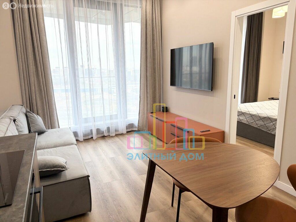 m. ZIL: Apartment, 2-rooms